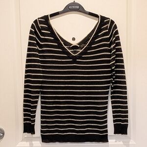 EUC Zara L Super Light Sheer Black Cream and Gold Knit V Neck Sweater